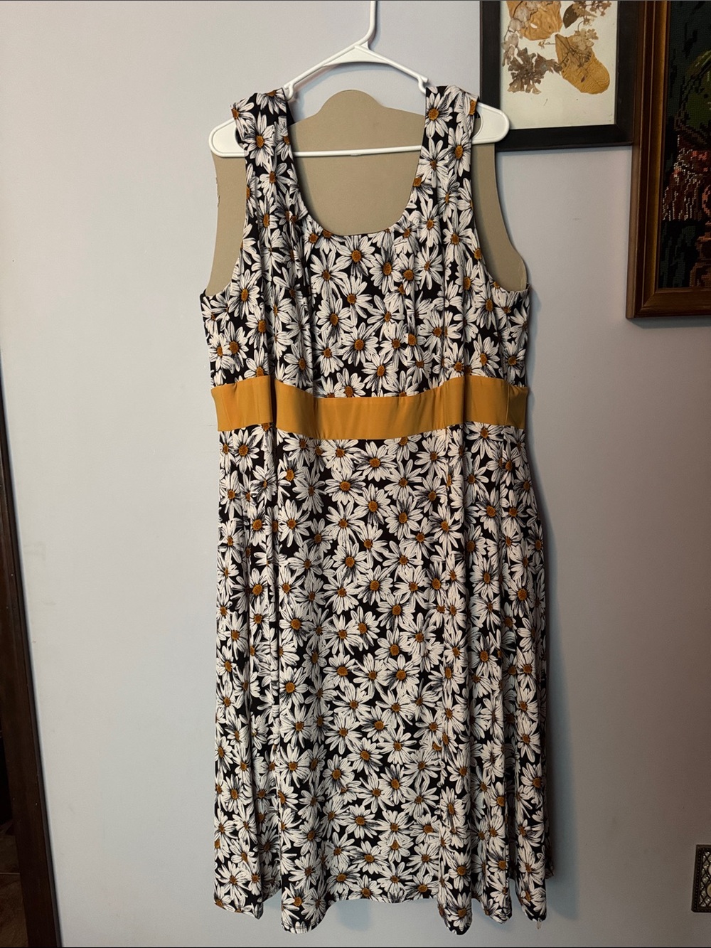 Daisy-Print Sleeveless Midi Dress